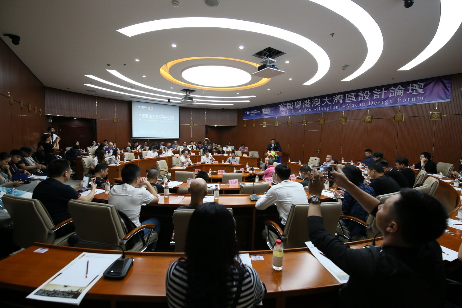 �׌û��۰Ĵ󞳅^(q��)�O(sh��)ӋՓ������e�У�