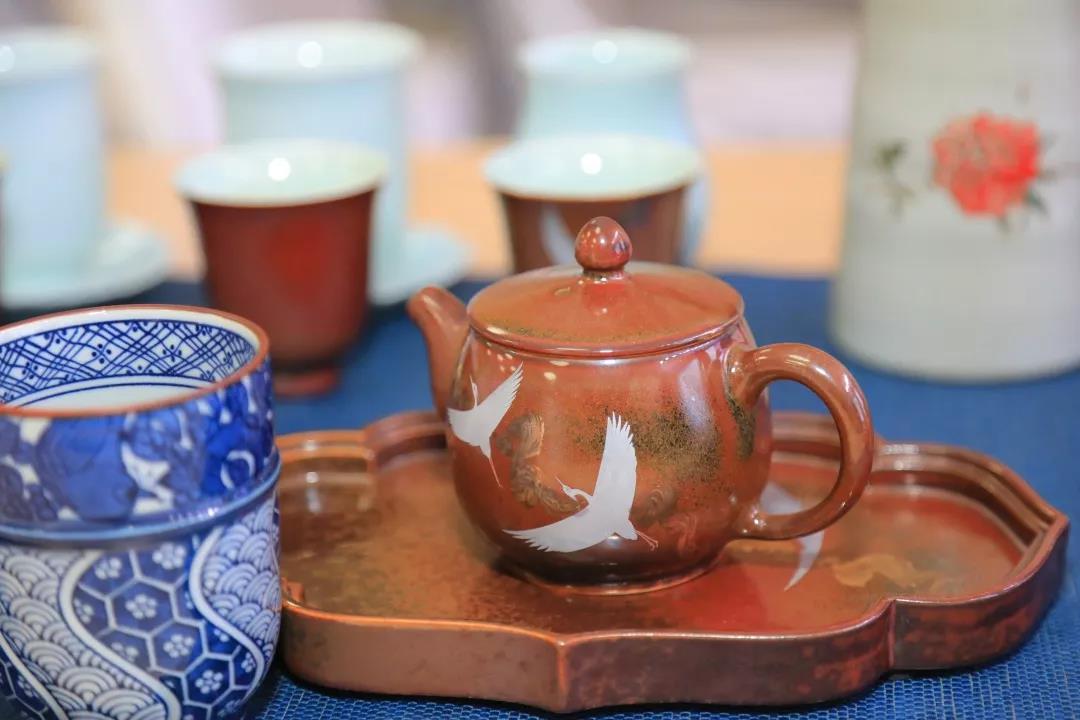 ����څ�ݣ�����������Ҋ���Բ���ѣ�Փ�������၆չ����څ��